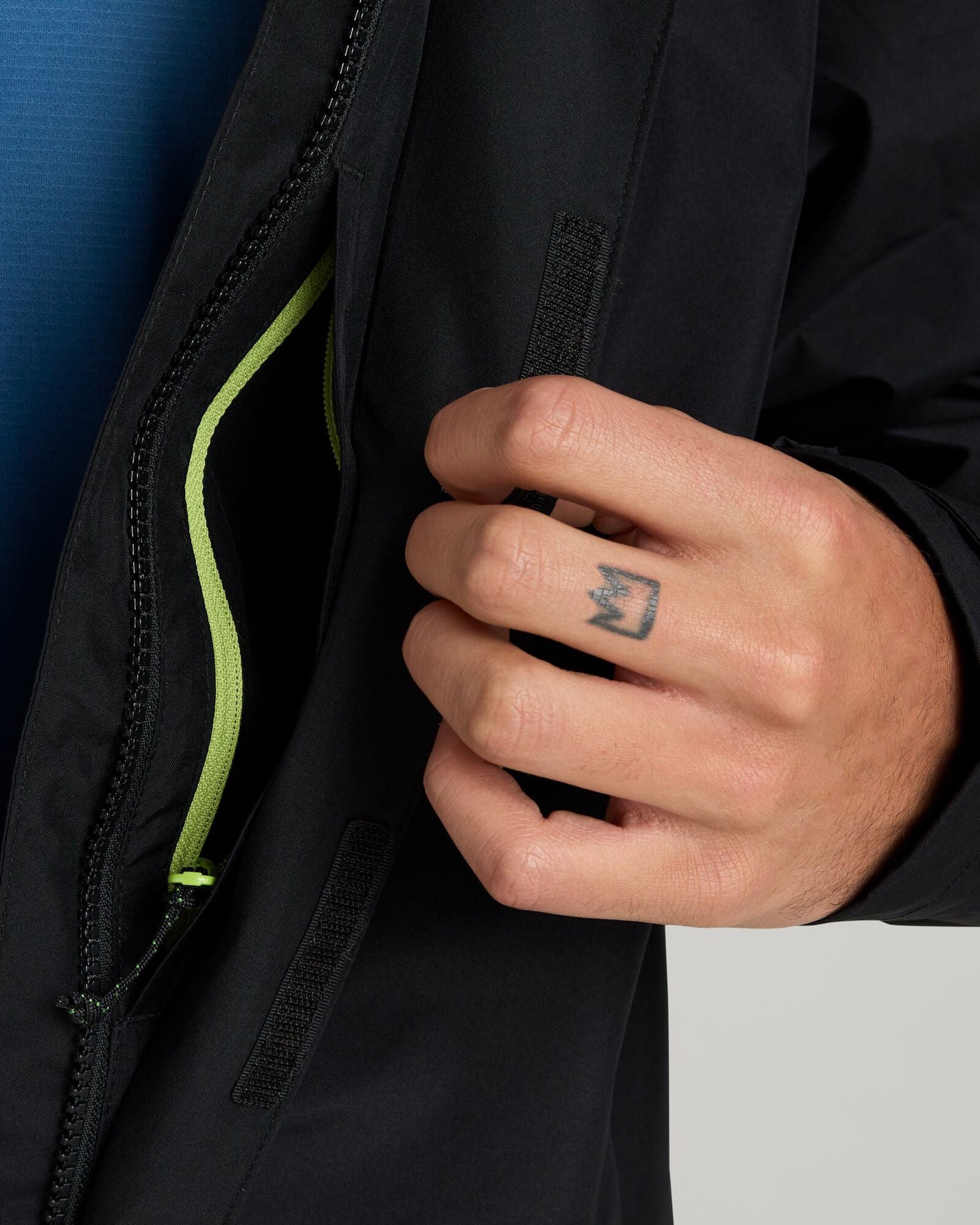 a0676_902_bealey_mens_gore_tex_jacket_v2_b_f_1743629912000