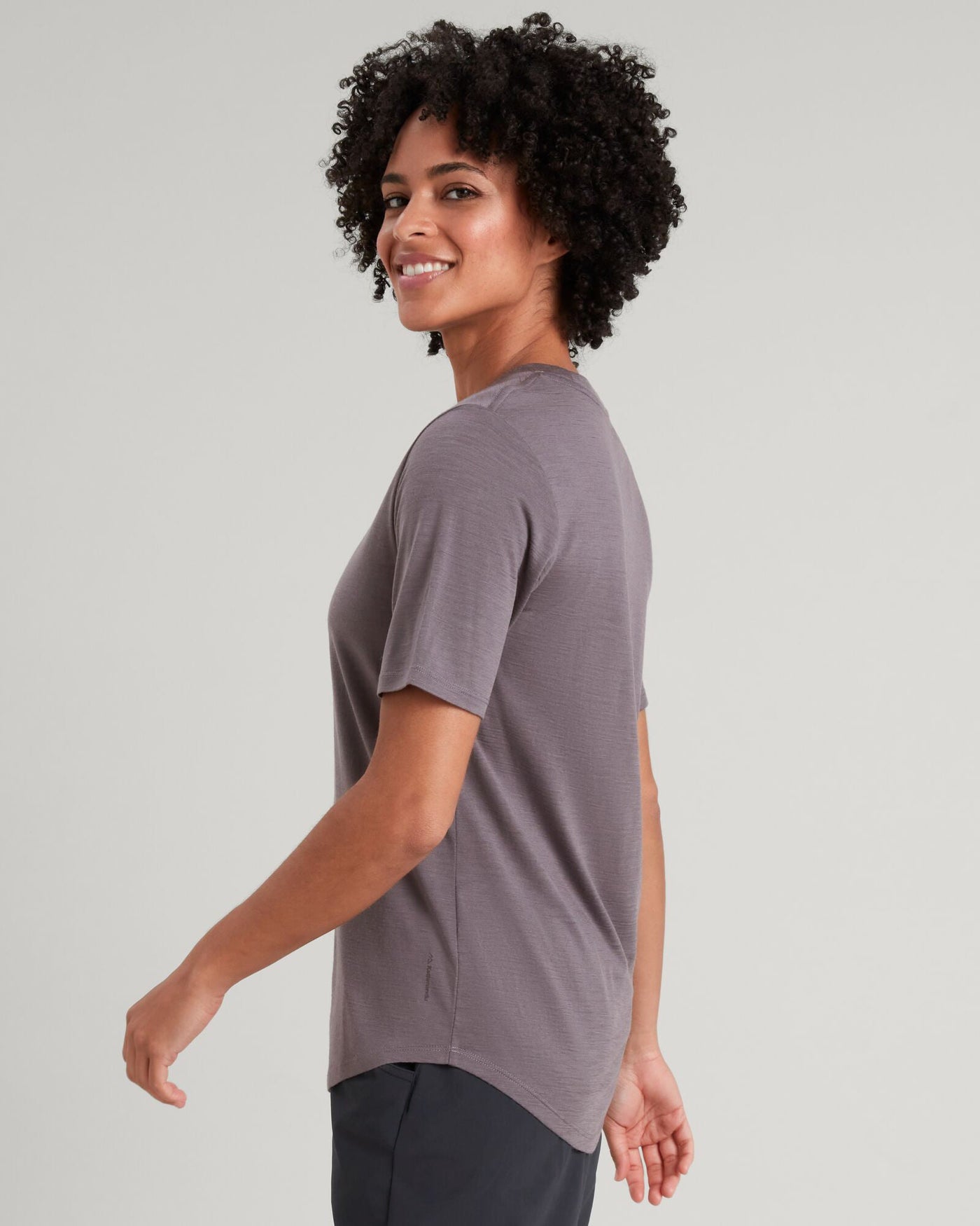 a1230_o52_womens_100_merino_short-sleeve_crew_top_c_1743630253000