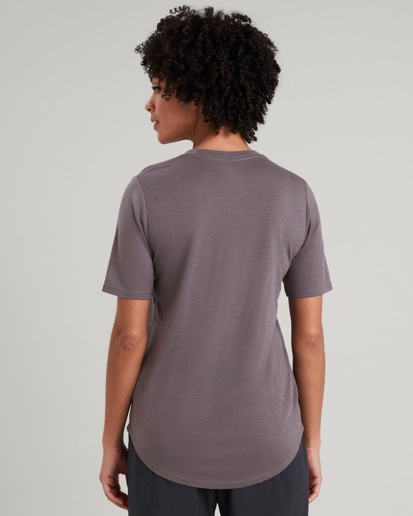 a1230_o52_womens_100_merino_short-sleeve_crew_top_d_1743630088000