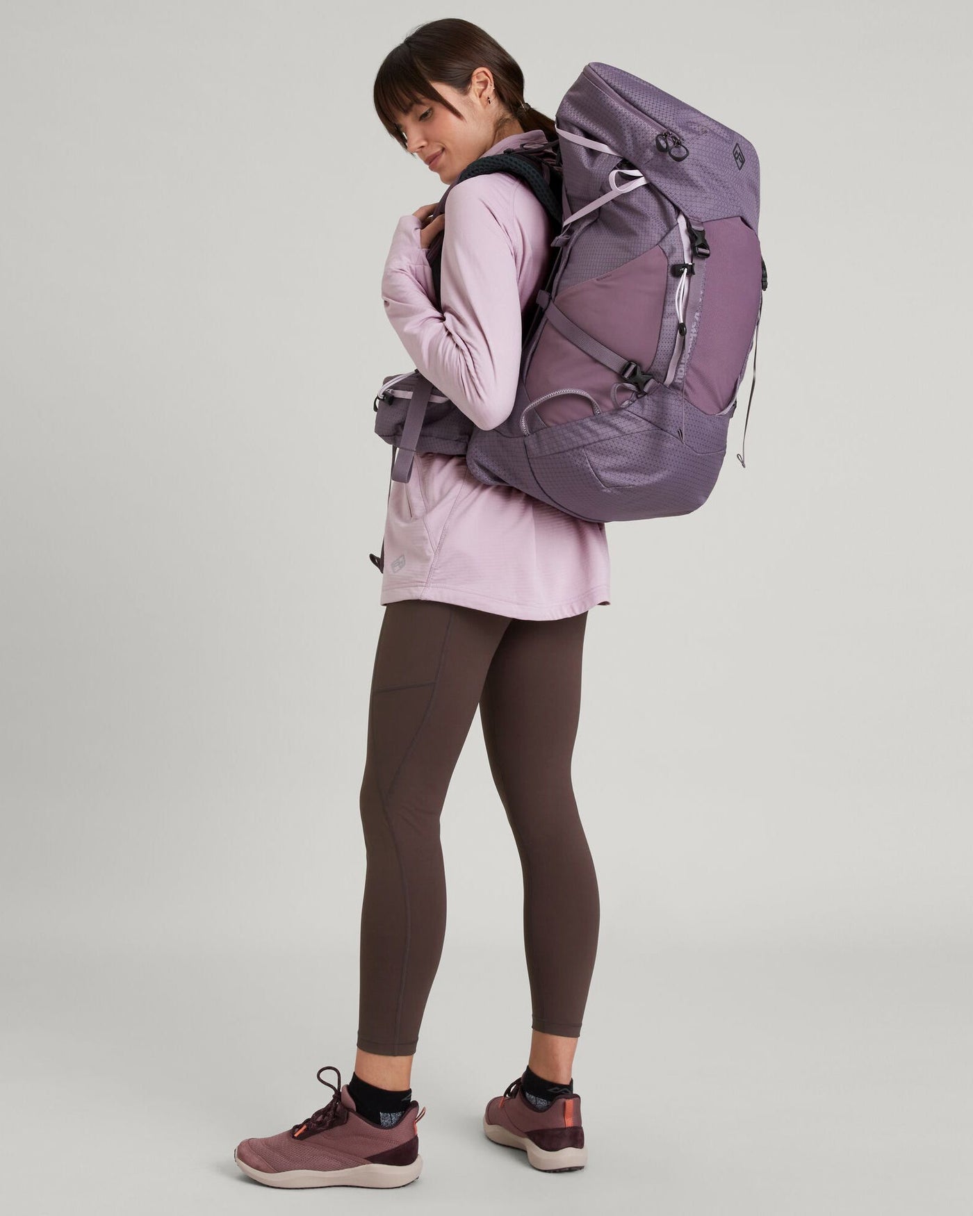 a1733_nwg_valorous_womens_45l_pack_pu_c_1744346210000