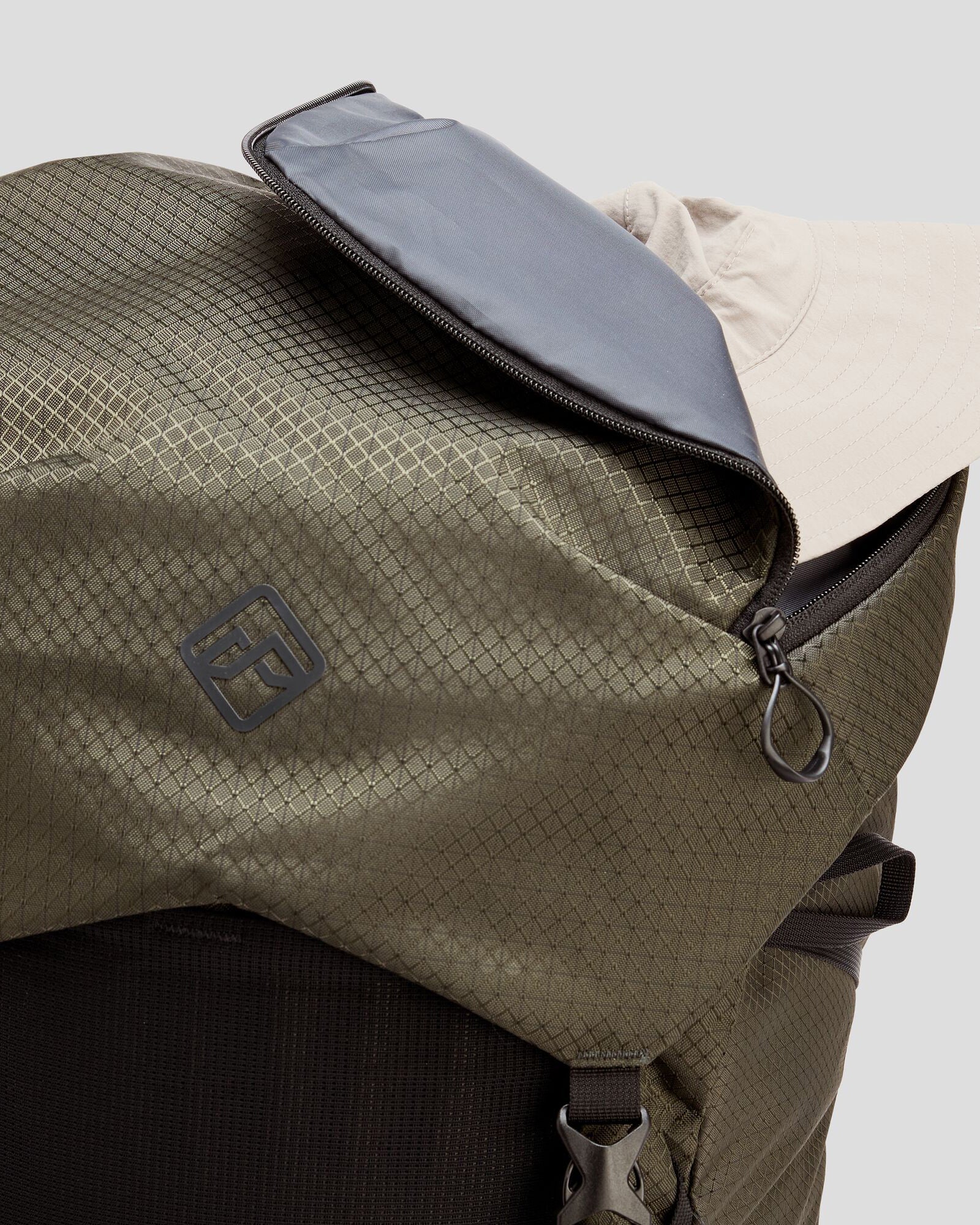 Valorous Pack - 58L - Dark Moss – Kathmandu UK