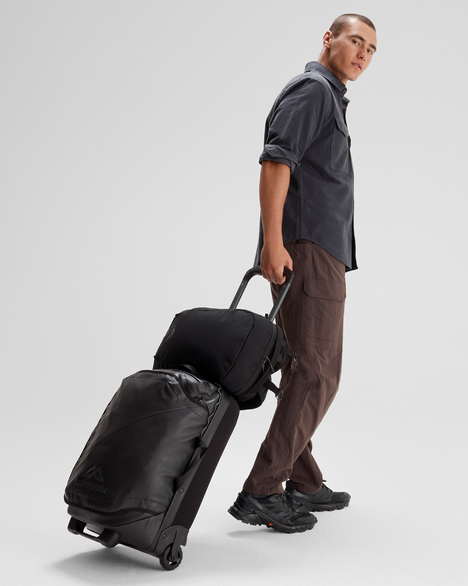 Laidback　DVGRU PARADEATH 153cm Litehaul Plus 1 v3- 12L - Black Stingray – Kathmandu UK