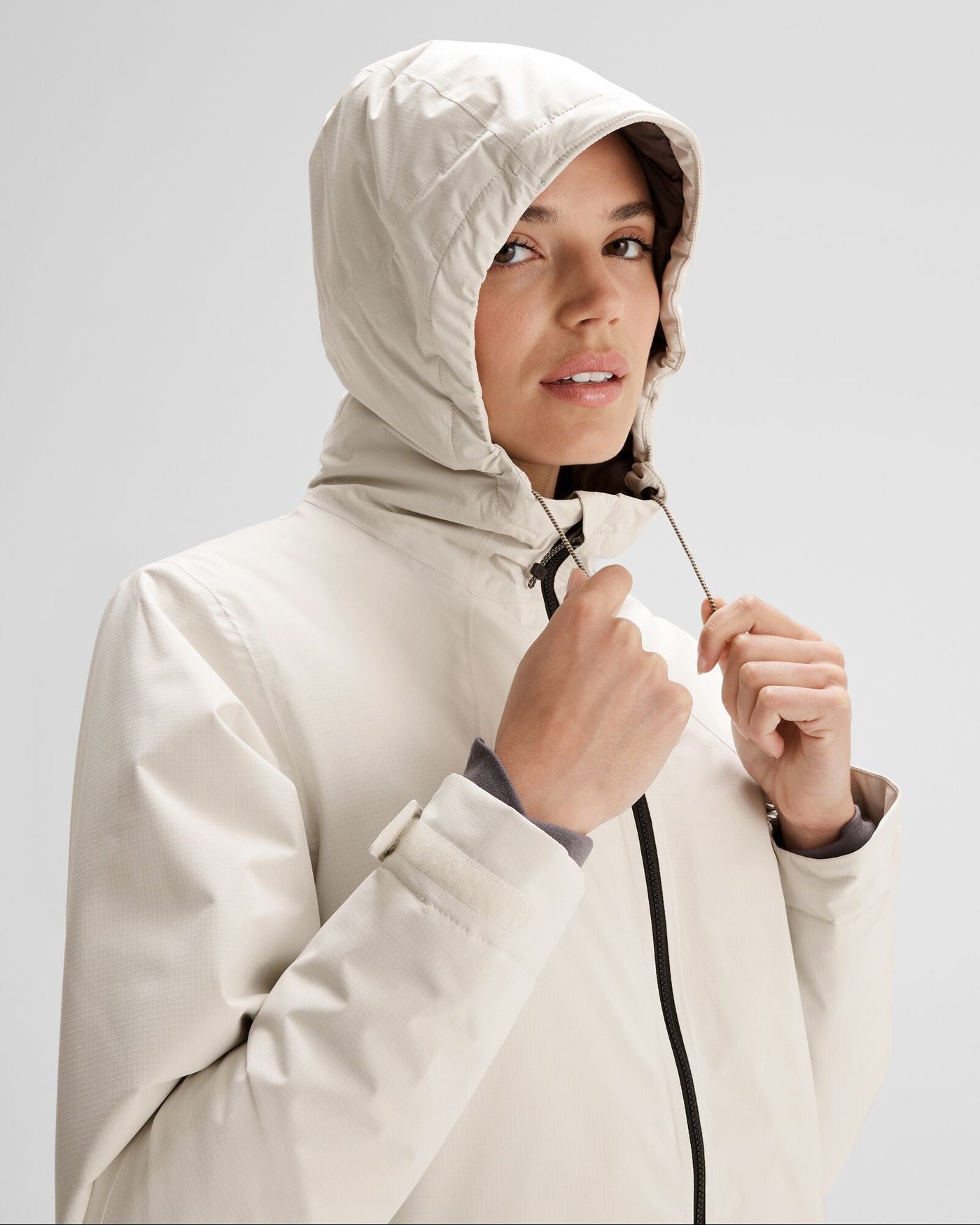 b0648_013_trailhead_2l_womens_novaloft_rain_jacket_n_e_1743633232000
