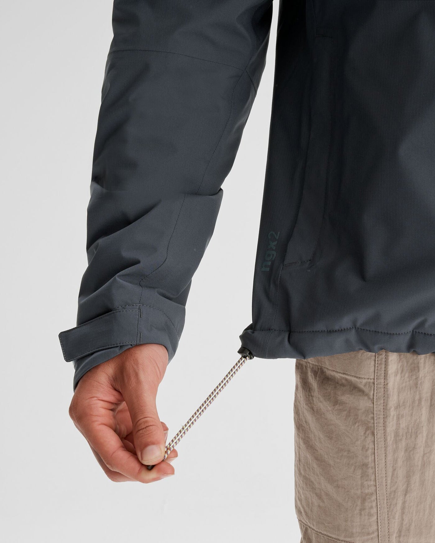 b0649_o4t_trailhead_2l_mens_novaloft_rain_jacke_g_1743633215000