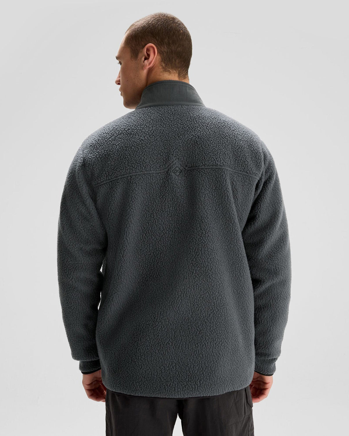 b0963_o4t_co_z_high_pile_mens_jacket_v_d_1743632491000