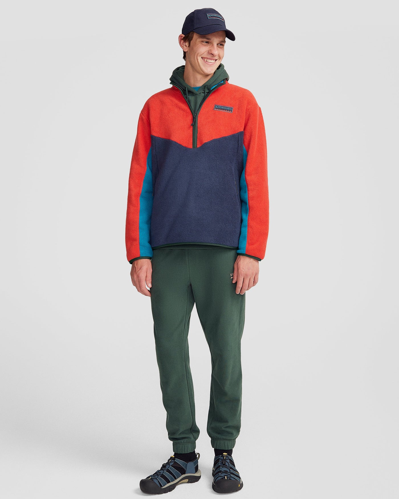 b1369_oqe_mens_trailhead_fleece_heritage_pullover_red_blue_b_1744694197000